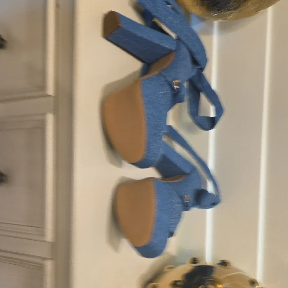 New Shoe Dazzle Denim Wrap Heels - Picture 3 of 3